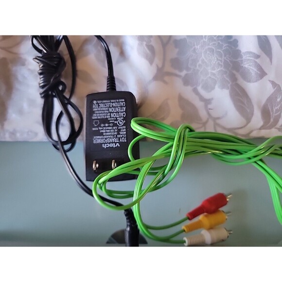 VTech V.Flash Home Edutainment System Console And 2 Controller Cables - Picture 4 of 5